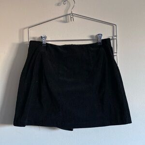 Viral Halara black corduroy skort (US M)